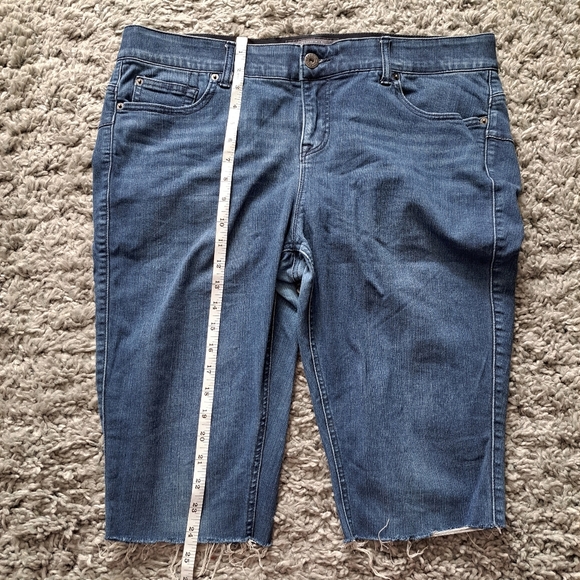 Torrid Women's Blue Jean Shorts - Picture 11 of 11